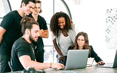 Don’t Hire Someone to Write YOUR Pitch Deck!